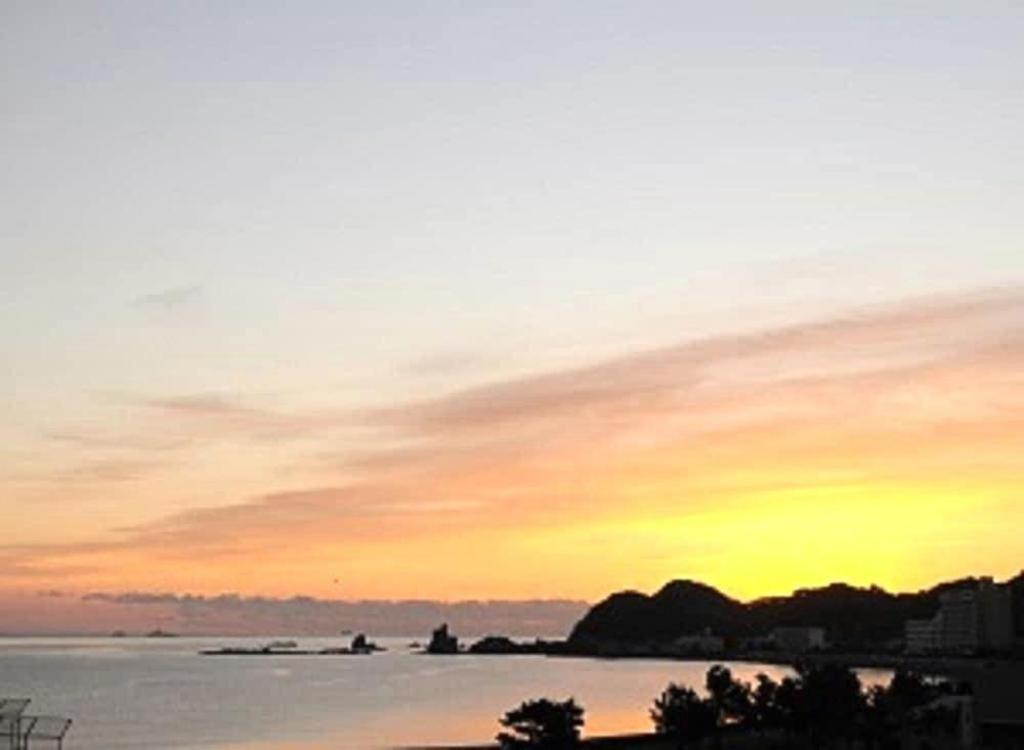 Pals Inn Katsuura Ngoại thất bức ảnh
