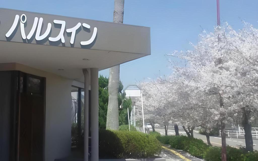 Pals Inn Katsuura Ngoại thất bức ảnh